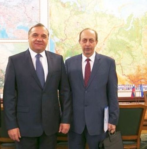Министр МЧС Владимир Пучков (слева) и губернатор ЕАО Александр Левинталь