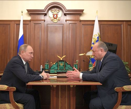 Владимир Путин с губернатором Камчатского края Владимиром Илюхиным.