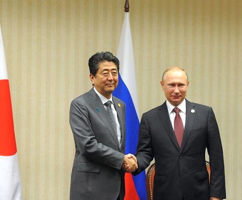 Встреча президента России Владимира Путина с премьер-министром Японии Синдзо Абэ.