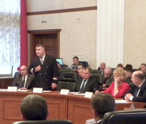 Депутат Александр Рамазанов: …Мне стыдно слушать этот ваш доклад. У нас смертность очень высокая… А вы оптимизируете…