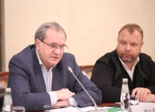 Секретарь Общественной палаты РФ Валерий Фадеев (слева) и Сергея Габестро.