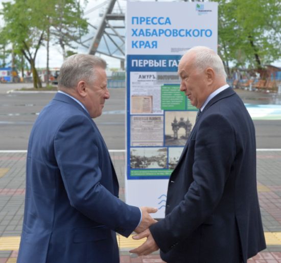 Мэрский прямой всенародный референдум должен-таки положить начало новой политической истории города после 20-летнего правления Александра Соколова (на фото справа)