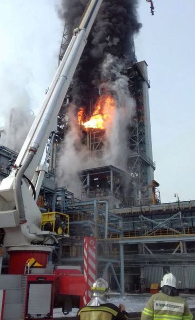 Факельное горение на вспомогательном оборудовании установки вторичных процессов на территории Комсомольского НПЗ оперативно ликвидировано