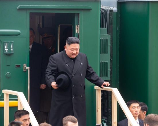 Ким Чен Ын прибыл с первым визитом в Россию
