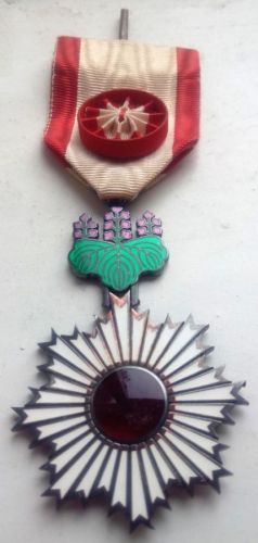 Орден Восходящего Солнца 4-й степени