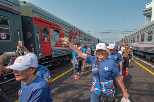 Юбилейные поезда из Иркутска и Хабаровска прибыли в Тынду одновременно. Фото из открытых источников.