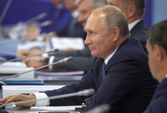 Владимир Путин на заседании президиума Государственного совета, посвящённого национальной программе развития Дальнего Востока на период до 2025 года и на перспективу до 2035 года.
