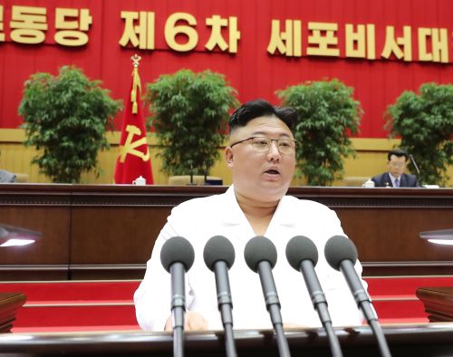 Генеральный секретарь ЦК ТПК Ким Чен Ын на 6-м слете партячеек Трудовой партии Кореи, апрель 2021 года. Фото из архива ЦТАК