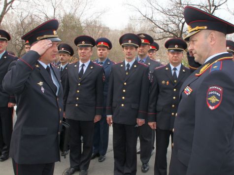 Генерал Евгений Кужель (справа) подготовкой полицейских остался доволен.