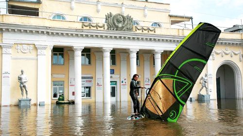 На фоне наводнения сентябрьские выборы прошли при рекордно низкой явке и оказались успешными для действующего губернатора края и мэра Хабаровска. Фото: РИА НОВОСТИ