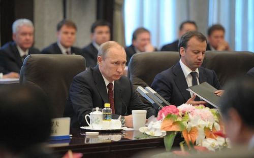 На российско-китайских переговорах в расширенном составе. Фото пресс-службы Президента России.