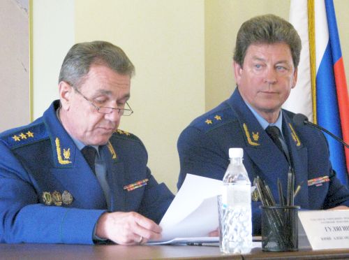 Юрий Гулягин (слева)