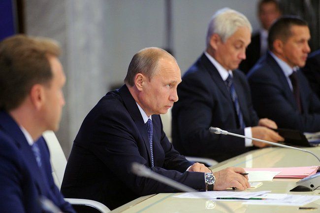 Владимир Путин указал губернатору ЕАО Александру Винникову быть более внимательнее к людям!