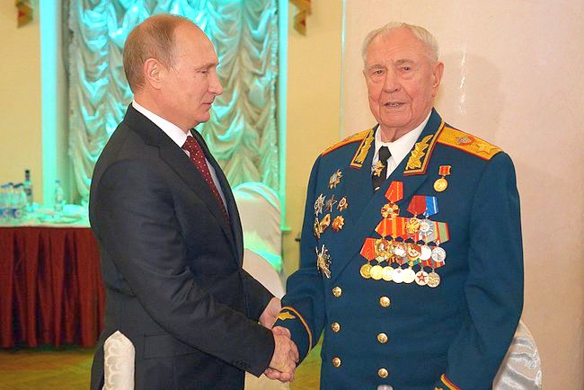 Владимир Путин с маршалом СССР Дмитрием Язовым
