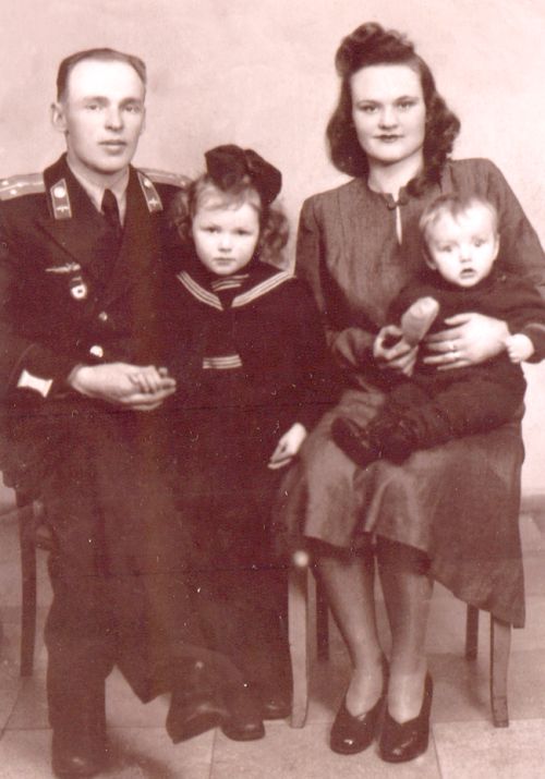 Наша семья в закарпатском городе Черновцы, 1952 г.