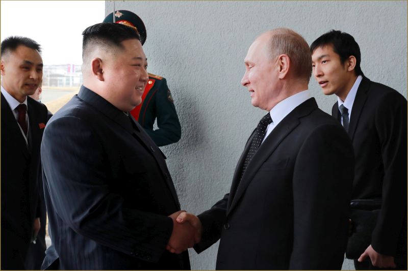 Генеральный секретарь ТПК, Председатель государственных дел КНДР Ким Чен Ын встретился с Президентом РФ Владимиром Владимировичем Путиным.