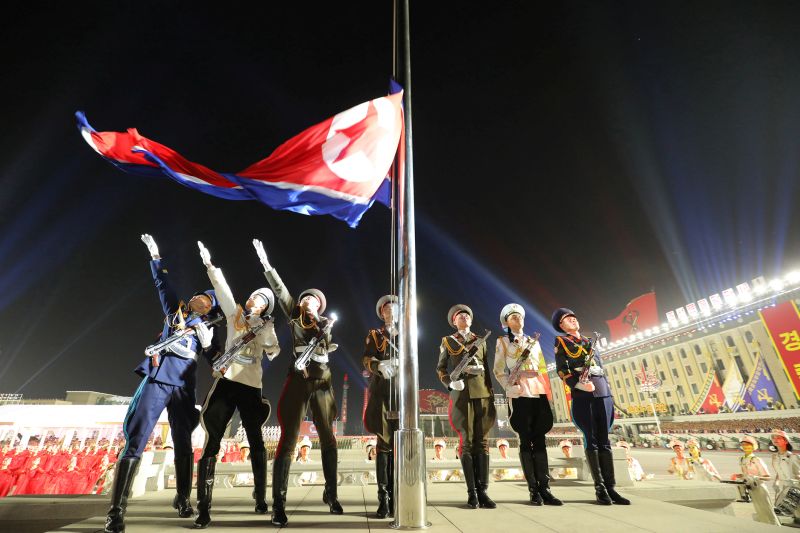 Торжественная церемония подъема государственного флага КНДР