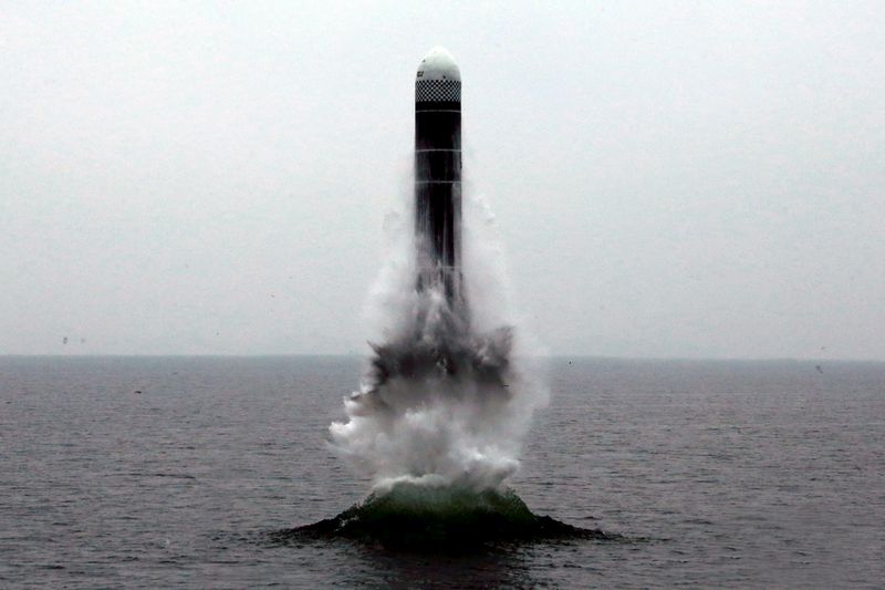 Испытательный запуск новой модели БРПЛ типа «Пукгыксон-3», проведенный Академией национальной обороны. Октябрь 108 г. чучхе (2019).