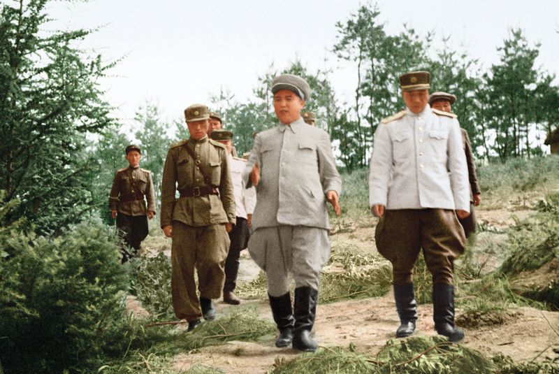 Ким Ир Сен в военном училище имени Кан Гона. Июнь 41 г. чучхе (1952).