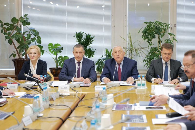 Комитет Госдумы поддержал Юрия Трутнева на должность полпреда и  Алексея Чекункова на пост главы Минвостокразвития