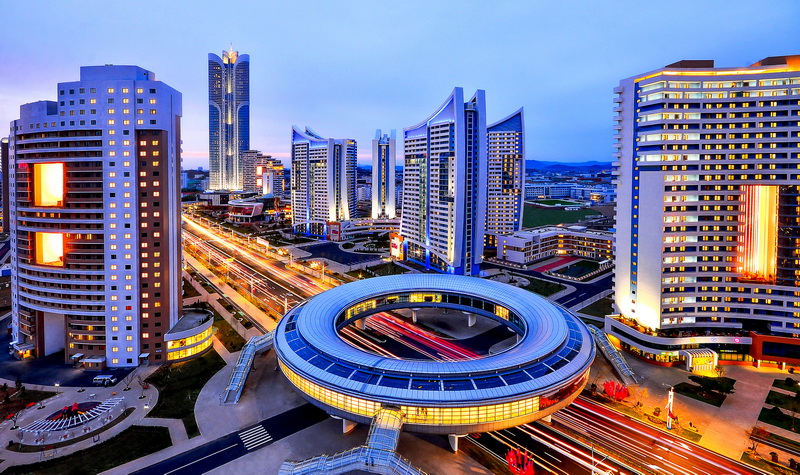 Улица Сонхва вечером.