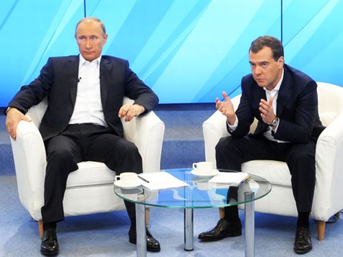 В. Путин и Д. Медведев. Фото: Александр Астафьев