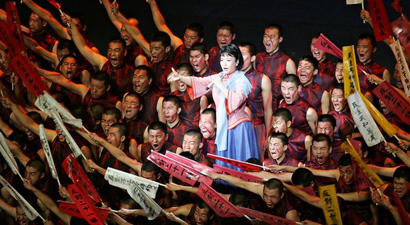 Peng Liyuan performing in Beijing in 2009.[Пэн Лиюань выступает в Пекине, 2009 г.]/ Imaginechina, via Agence France-Presse — Getty Images 
