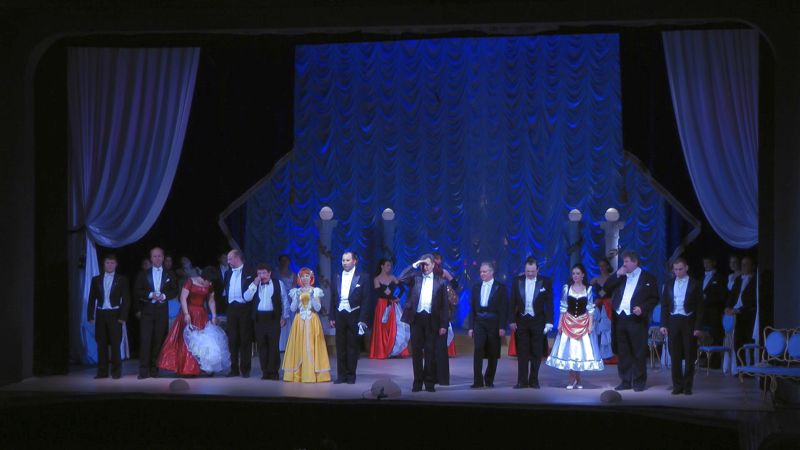 Сцена открытия сезона в Магаданском музыкальном и драматическом театре